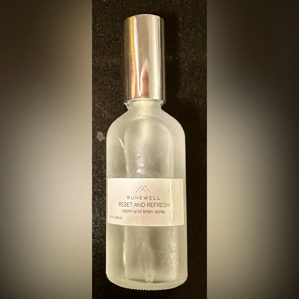 NWOT Essential Oil Minty Mellow Balm and Reset and Refresh Room and Linen Spray - Picture 10 of 12